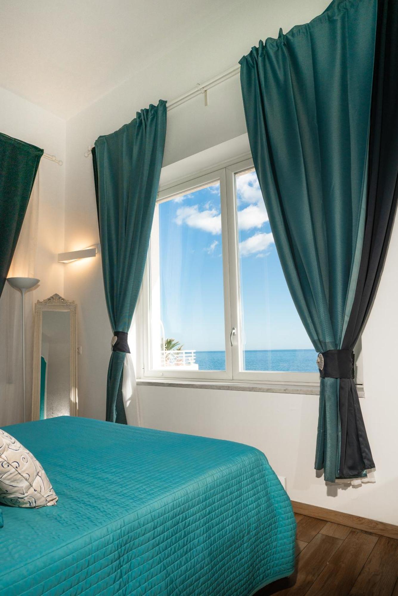 Marlove Siracusa - Private Sea Access - Self-Check In Bed & Breakfast Syracuse Exterior photo